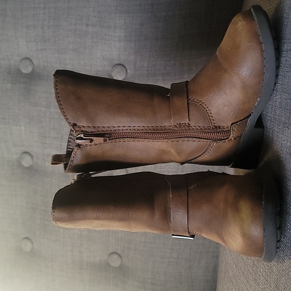 Super cute toddler boots - Picture 1 of 8